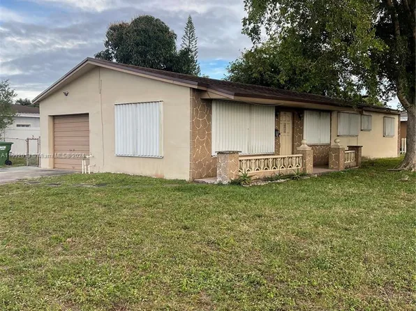 1001 SW 72nd Ave, Pembroke Pines, FL 33023