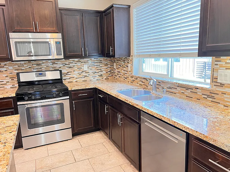 786 Cannery Pl — Photo 14
