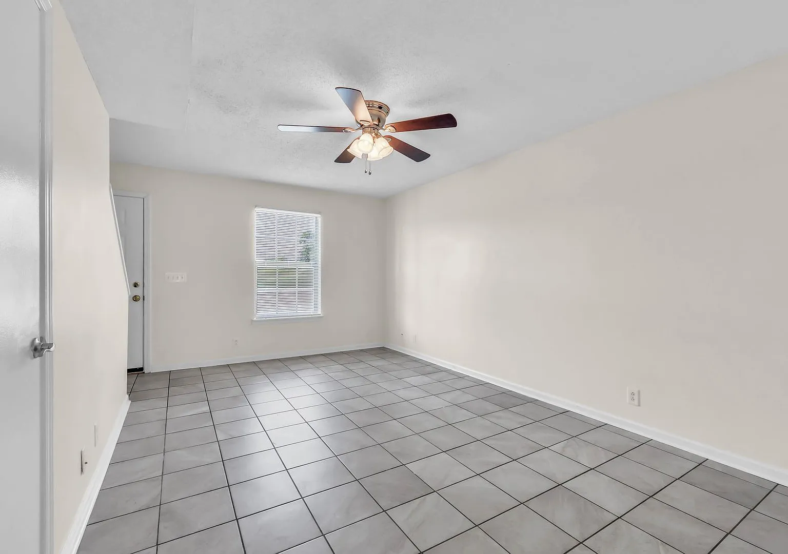 2451 W Wilson RD — Photo 4