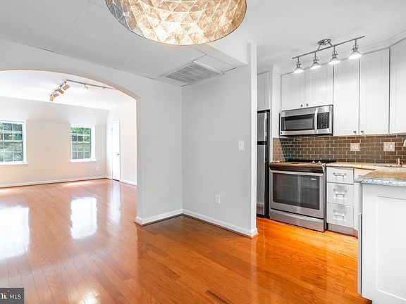 5th image of 1732 Queens Ln #3-187