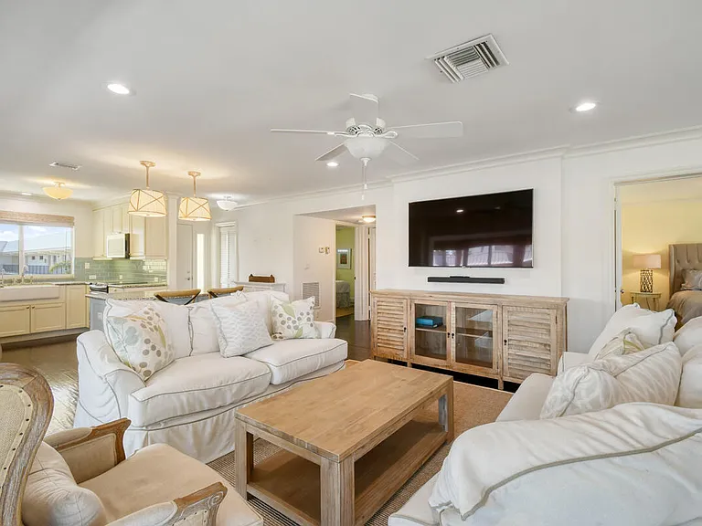 325 Beach Rd #301 — Photo 28