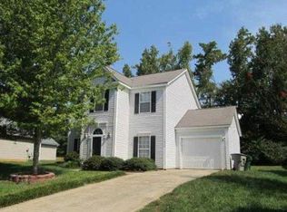 7413 Heronwood Ln, Charlotte, NC 28227
