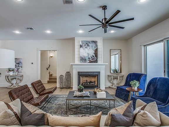 2nd image of 2210 Camelback Dr