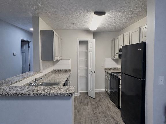 4th image of 50 Salem Chase Way #111