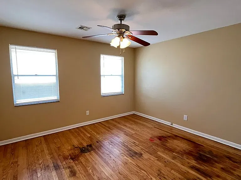 3617 N Drexel — Photo 16