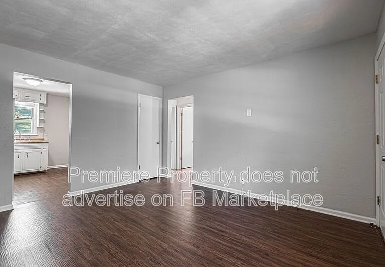 1707 S Glenwood Ave — Photo 3