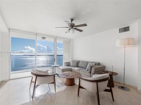 800 Claughton Island Dr