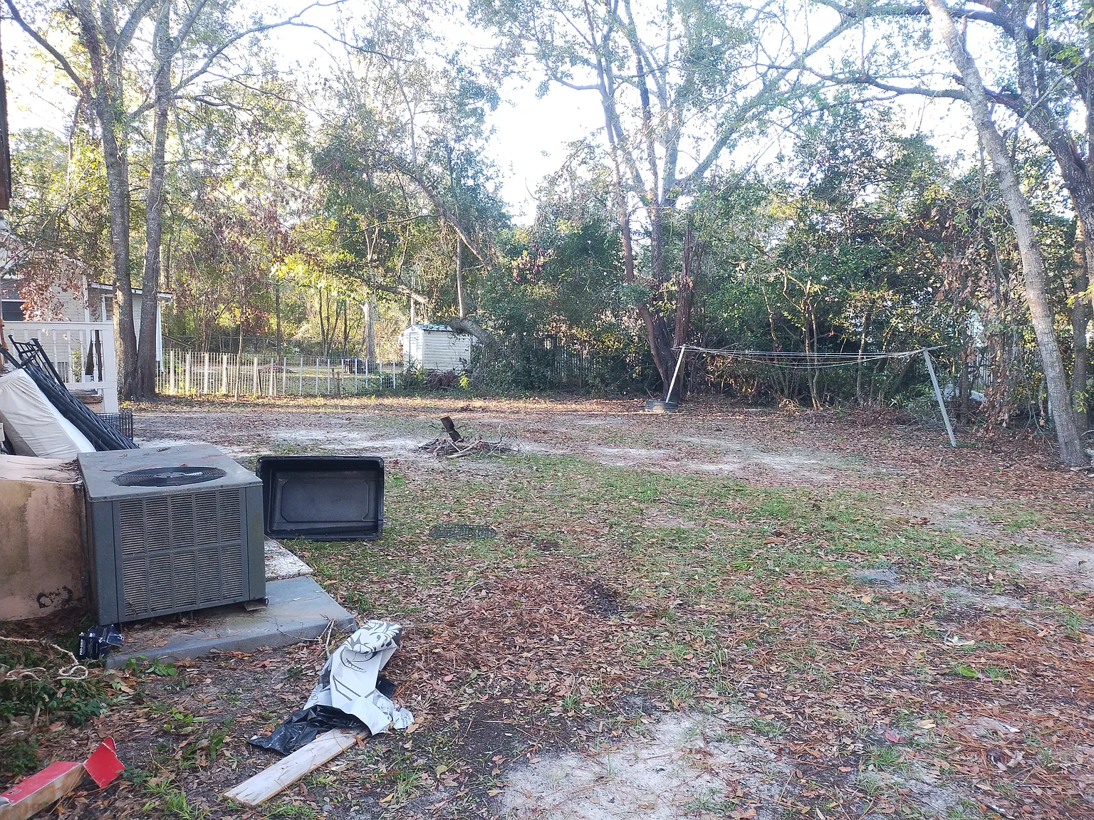 2422 Giddens Dr — Photo 2