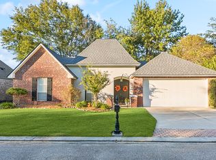 105 La Maison Belle Dr, Denham Springs, LA 70726