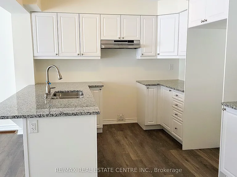 8 Watermill St — Photo 13