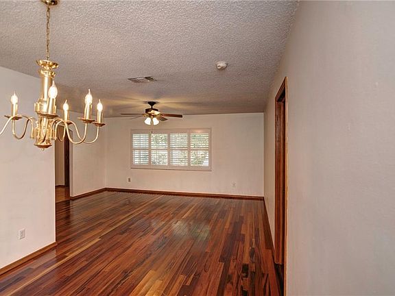 3rd image of 221 Lind Ave