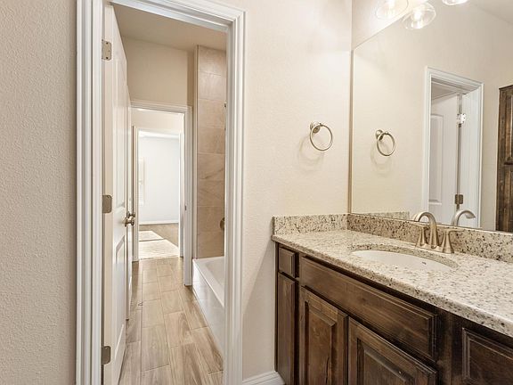 5th image of 1108 Noble Flair Ct #1108