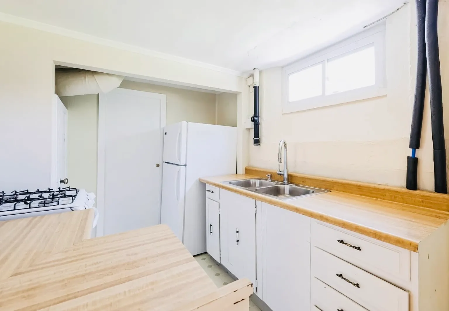 3 bed, 1578 sqft, $2,400 — Photo 2