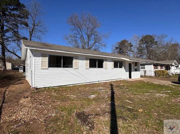 228 Shellwood Dr, Wake Village, TX 75501