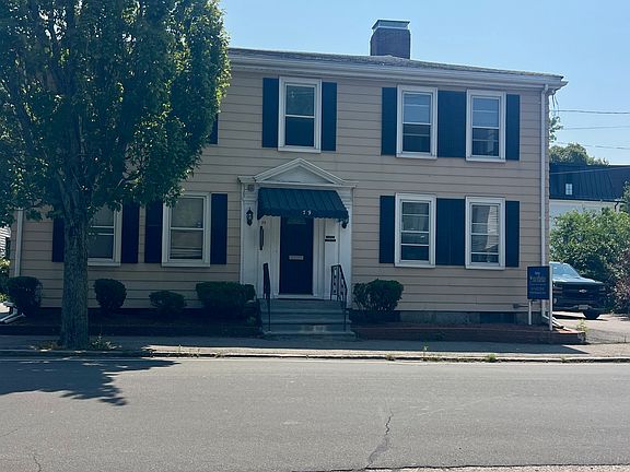 4th image of 79 Elm St Unit 1
