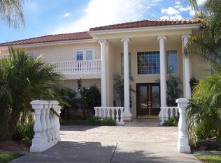 6873 Canyon Hill Dr, Riverside, CA 92506