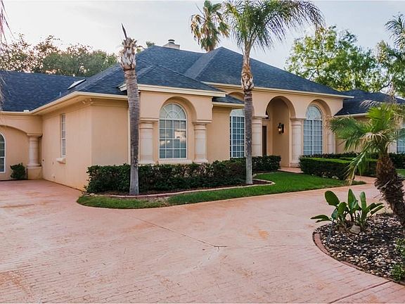 2nd image of 504 Parkview Cir