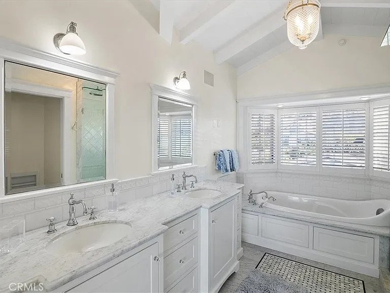50 N La Senda Dr — Photo 28