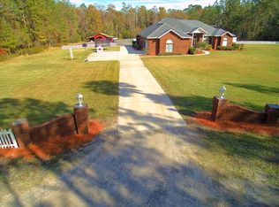 3631 Raintree Dr, Macclenny, FL 32063