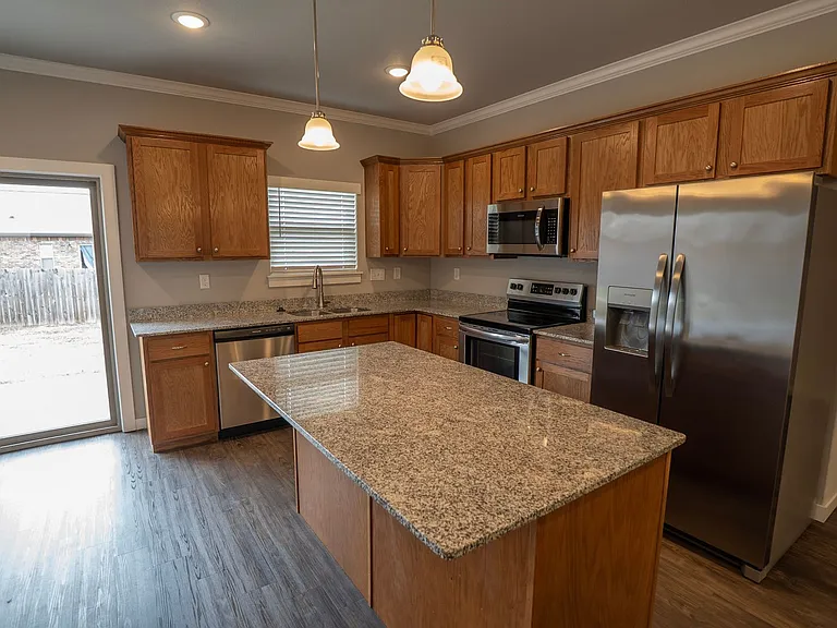1922 Booker Cir — Photo 3