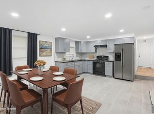 8 Stonecrest Dr #2, New Windsor, NY 12553