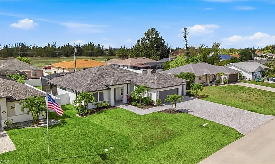 1214 SW 29th Ter