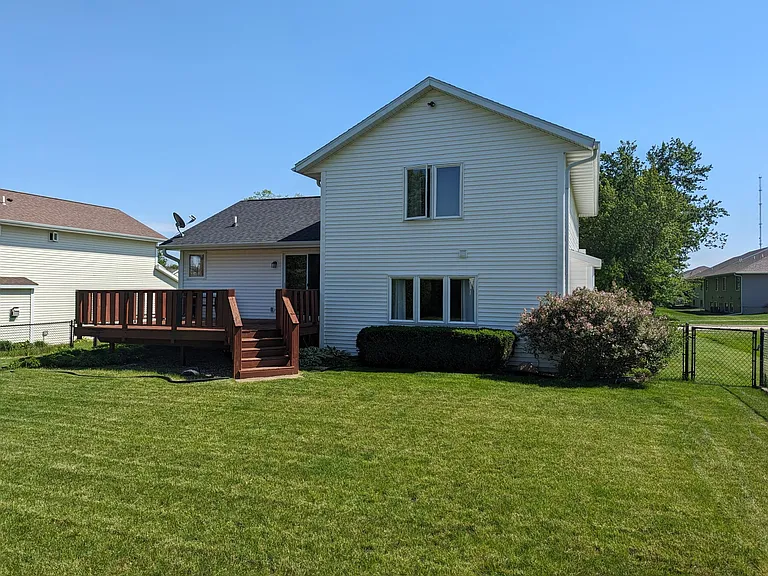 706 Deer Run Dr NE — Photo 9