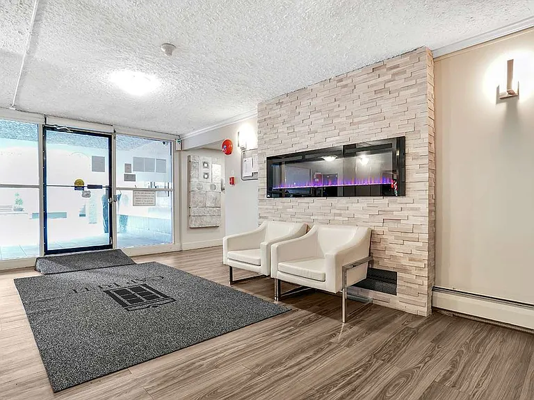 1021 Howay St — Photo 10