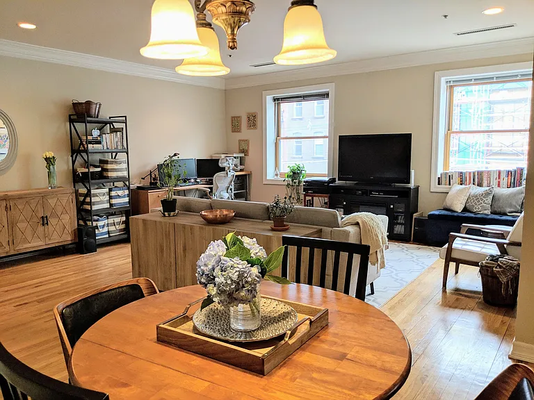 600 Hudson St #3B — Photo 10
