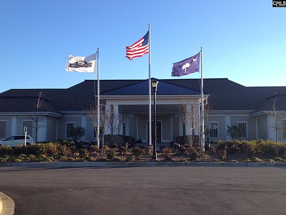 5th image of 230 High Pointe Dr