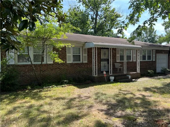 1641 Cardigan St, Chesapeake, VA 23324
