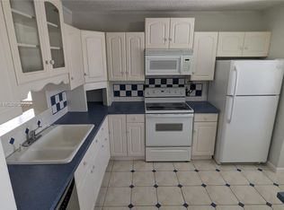 8051 Southgate Blvd APT J12, Pompano Beach, FL 33068