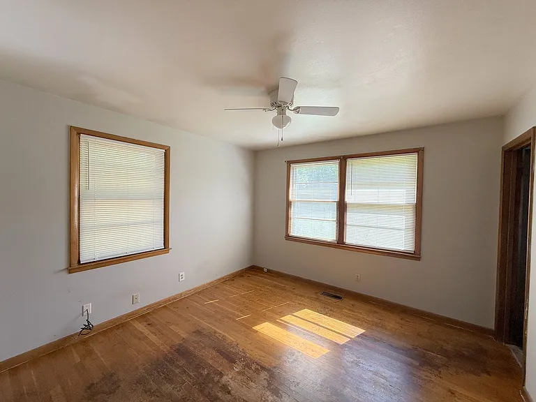 3811 Lakeview Dr NW — Photo 20