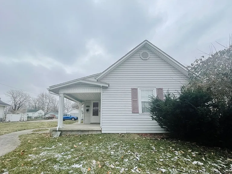 1617 W Memorial Dr — Photo 1