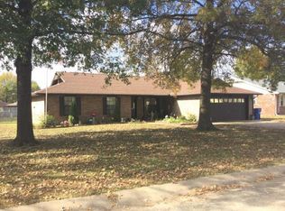 2229 Elmwood Ln, Miami, OK 74354