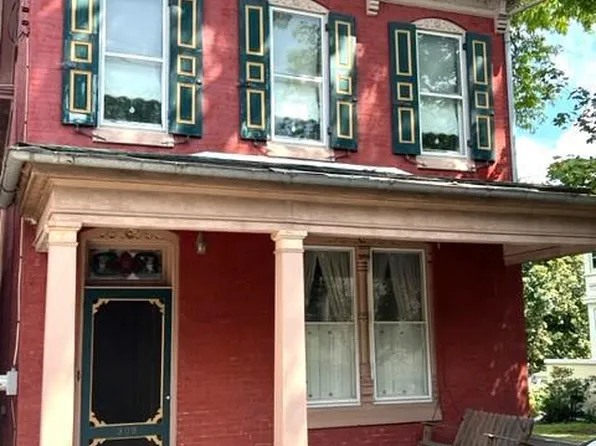309 W High St, Womelsdorf, PA 19567
