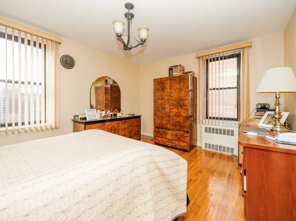 2271 Knapp Street image 17 of 24