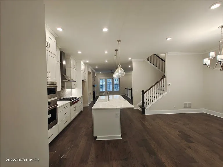 2012 Cortland Rd — Photo 10