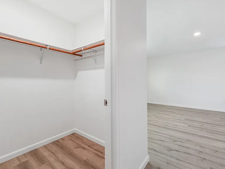 1061 Ebbets Dr SW — Photo 31