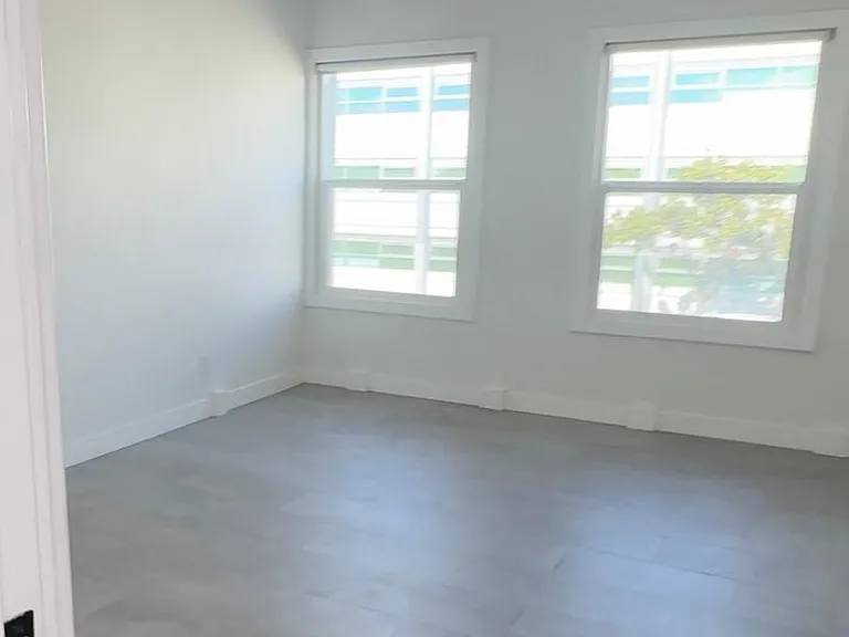 7350 Beverly Blvd #2 — Photo 3