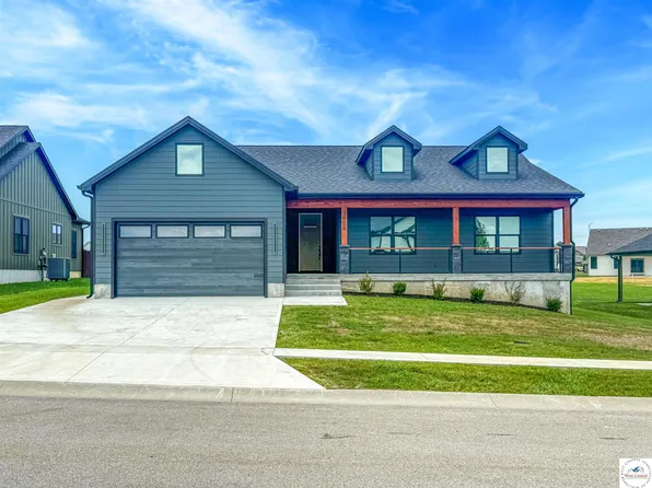 3908 Artisan Dr, Sedalia, MO 65301