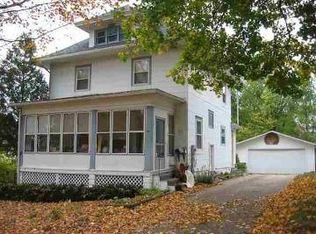 303 N 3rd St, Mount Horeb, WI 53572