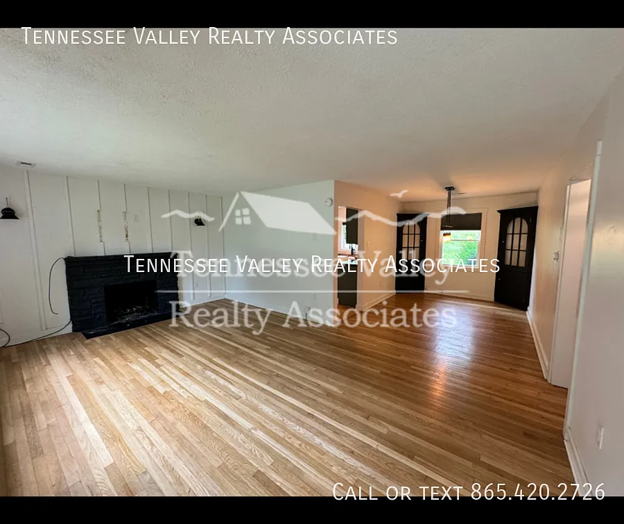 Coming Soon, home in Fountain City convenient to Tazewell Pike and Downtown Knoxville — Photo 2