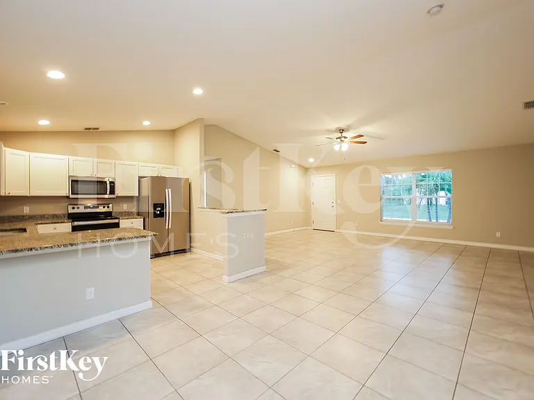 6193 Seaport St — Photo 5