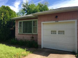 1210 Kaw St, Perry, OK 73077