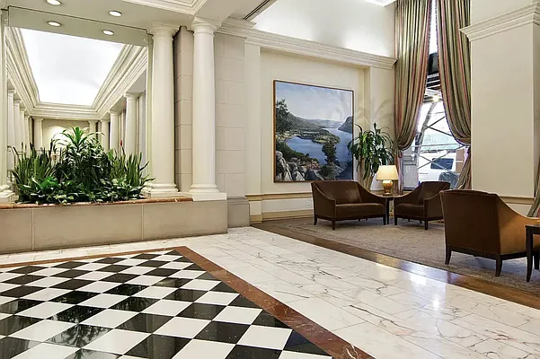 Rented by The Agency | media 9