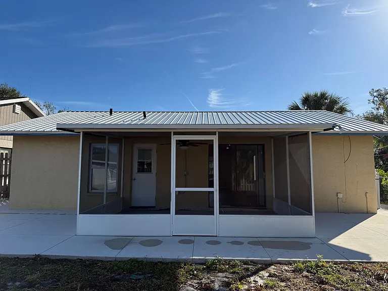 144 Christie Ave — Photo 23
