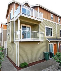734 N 92nd St #A, Seattle, WA, 98103