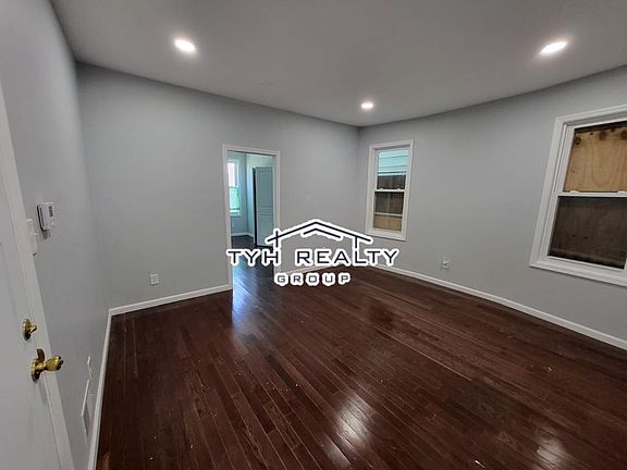 2nd image of 435 Avon Ave #1