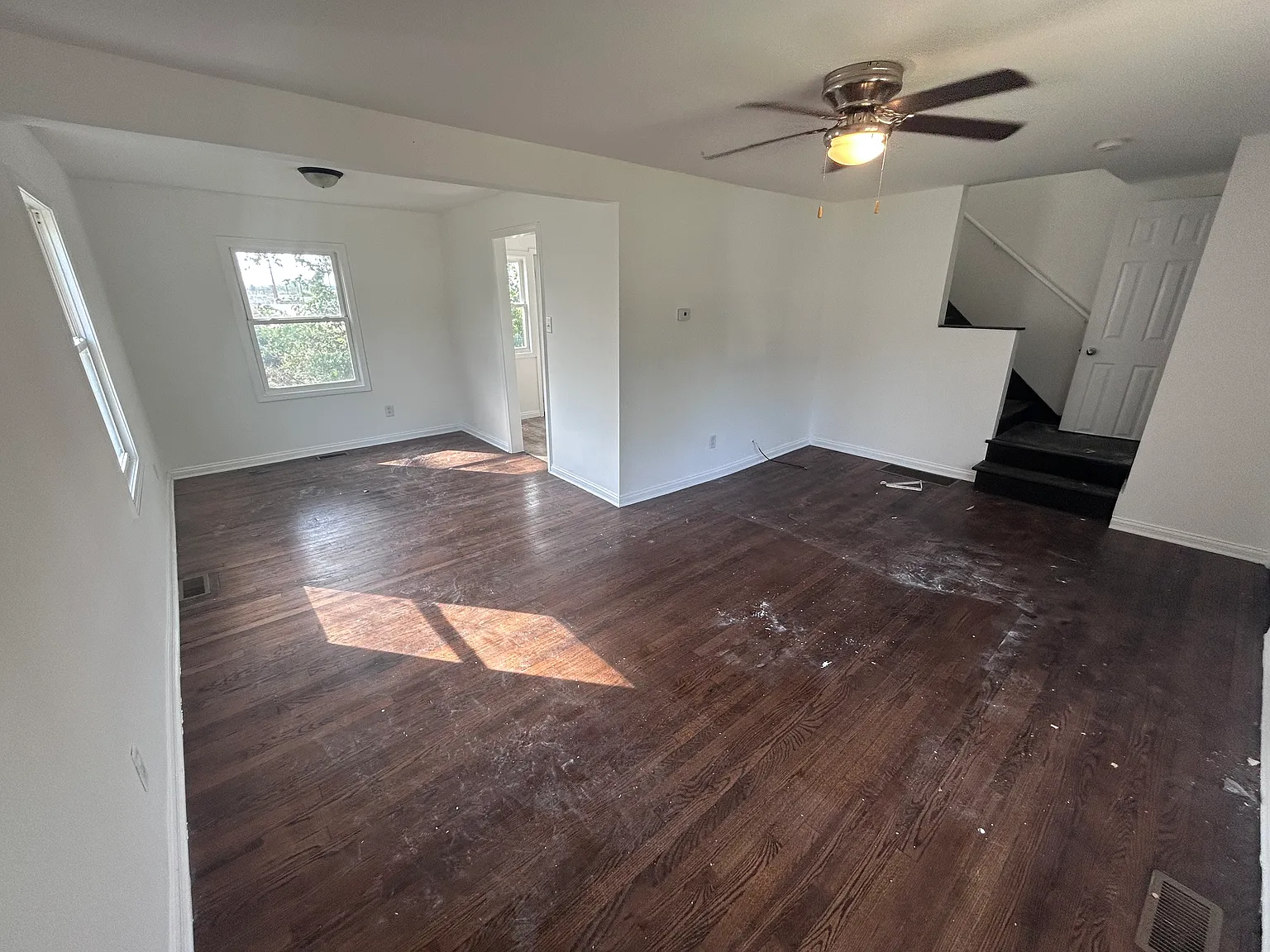 3 bed, 1900 sqft, $1,595 — Photo 3